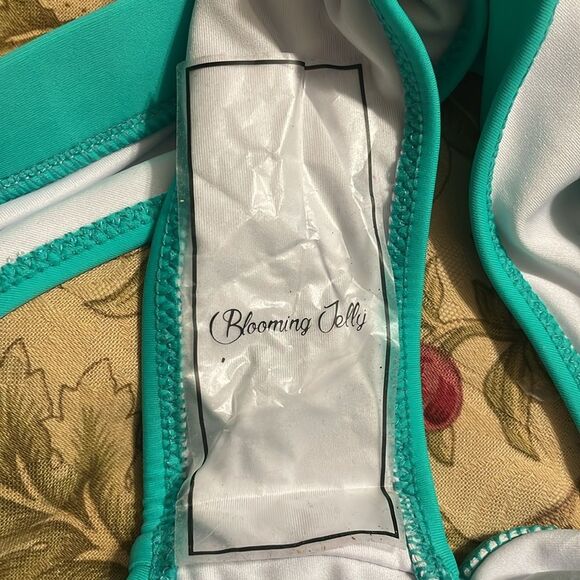 New Blooming Jelly Turquoise High Waist High Cut Leg Cheeky Bottoms Size Large - Picture 6 of 7